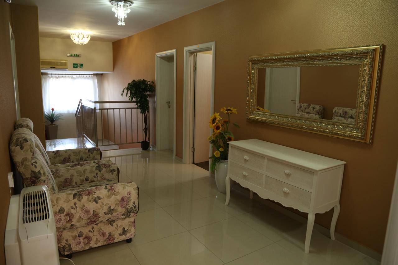 B&B Vila Bela Ruza Σρέμσκα Μιτρόβιτσα Εξωτερικό φωτογραφία