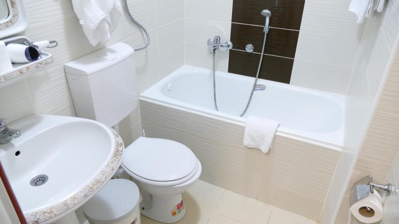 B&B Vila Bela Ruza Σρέμσκα Μιτρόβιτσα Εξωτερικό φωτογραφία