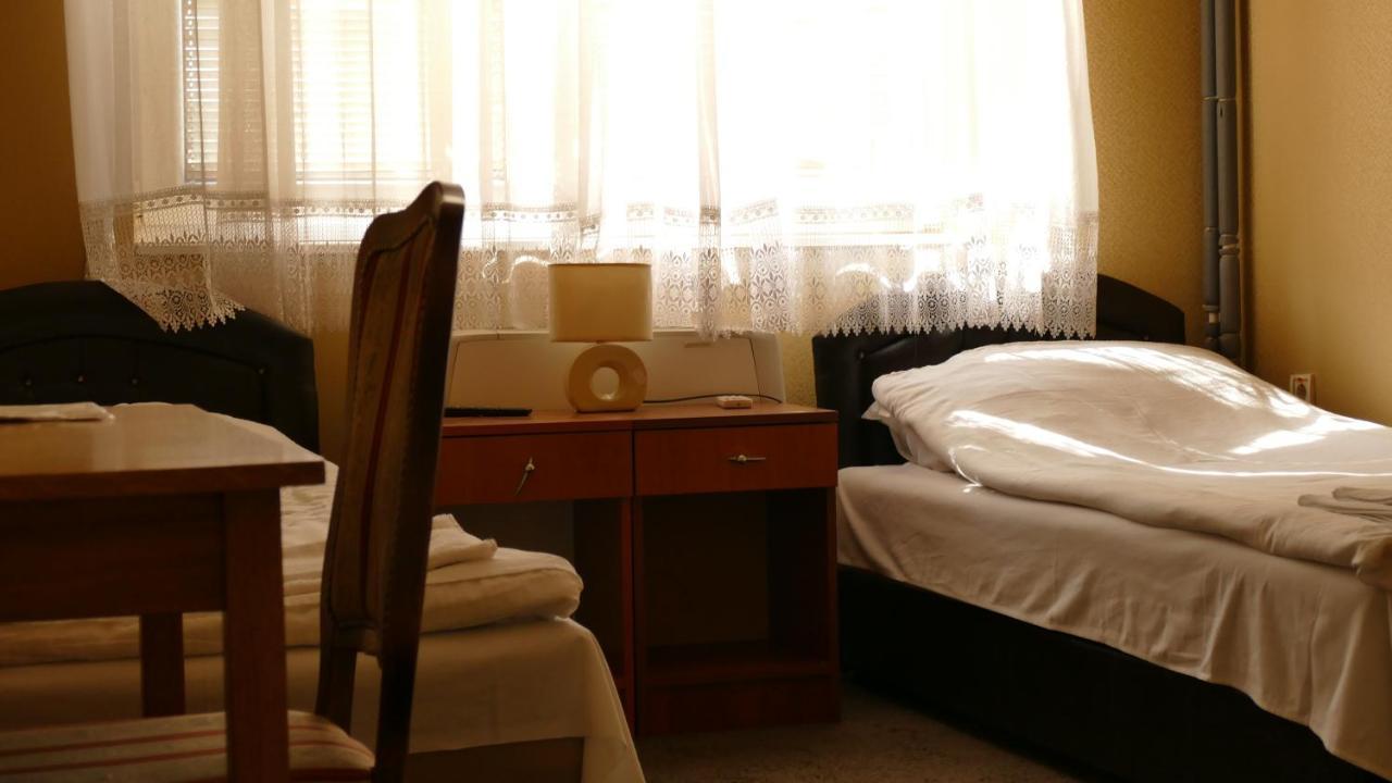 B&B Vila Bela Ruza Σρέμσκα Μιτρόβιτσα Εξωτερικό φωτογραφία